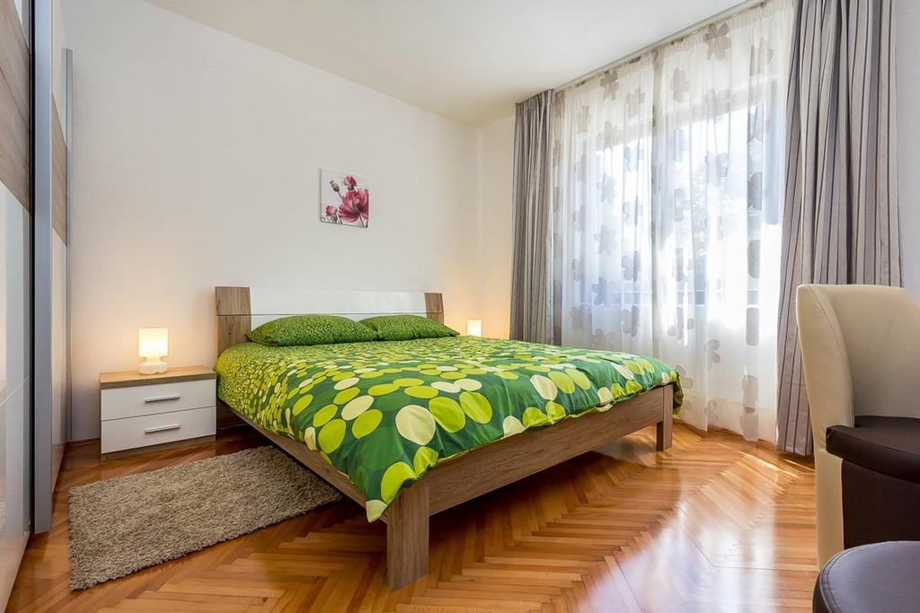 Apartment Viviana Pula Buitenkant foto